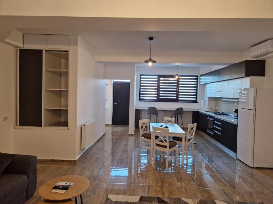 Danube Double Apartment Brăila Екстериор снимка